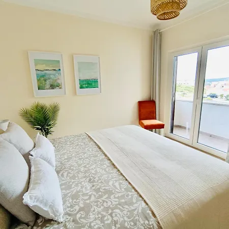 Sunset Sea Views, Silver Coast Apartment *