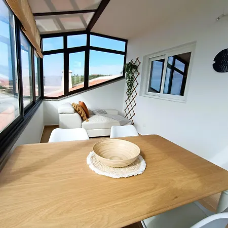 Sunset Sea Views דירה פוז דו ארליו